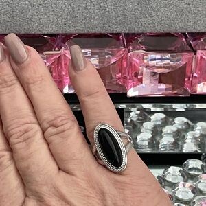 ✨🖤Elegant Black Silver w/Black Stone Women's Ring Size 6.5🖤✨Preloved